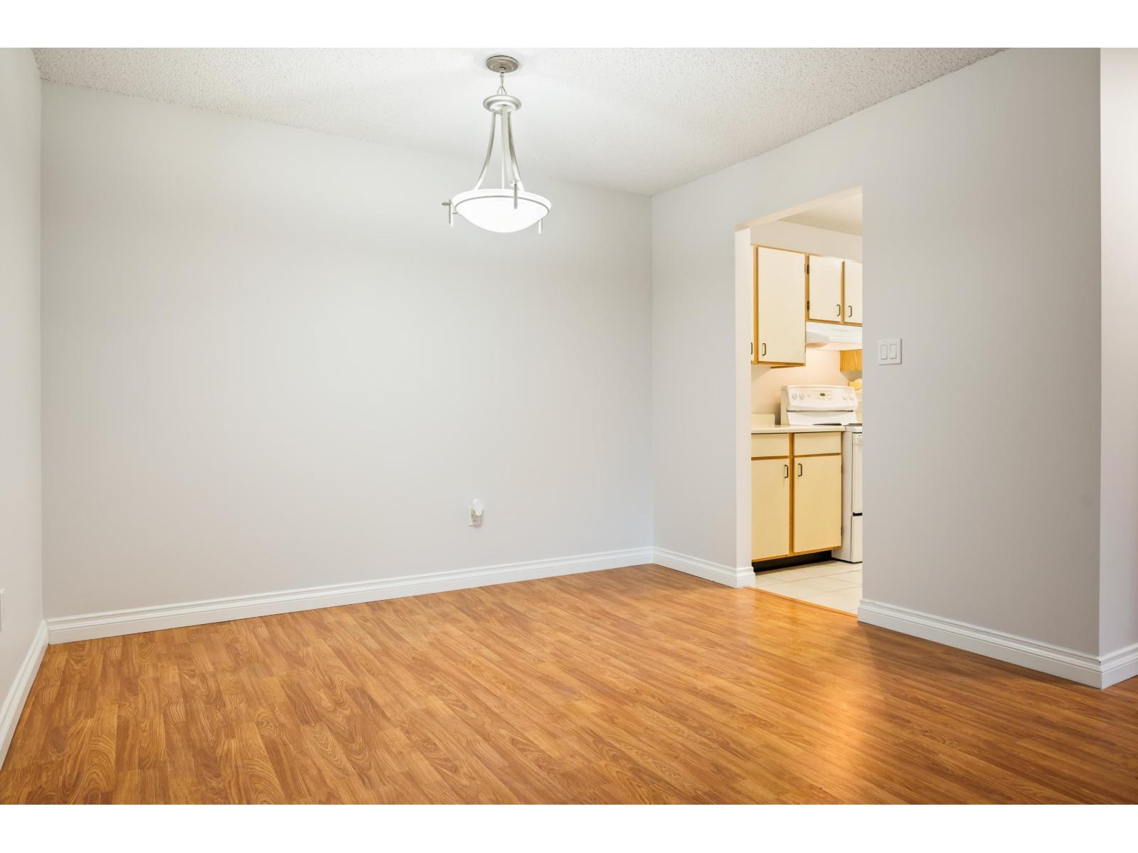 302 10662 151a Street, Surrey, British Columbia  V3R 8T3 - Photo 17 - R3103490