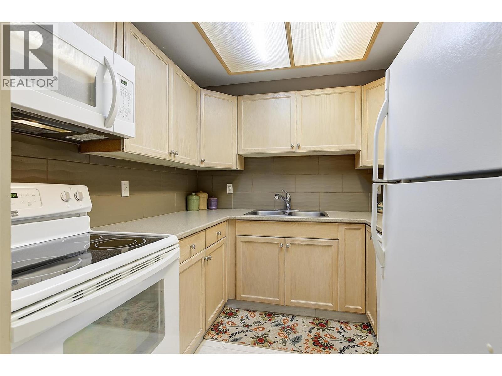 3155 De Montreuil Court Unit# 212, Kelowna, British Columbia  V1W 3W1 - Photo 6 - 10380394