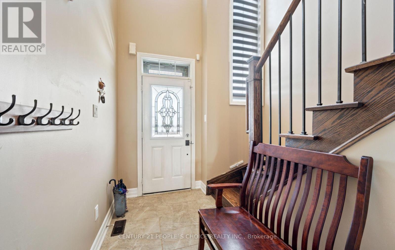 17 Wagner Crescent, Essa, Ontario  L3W 0P4 - Photo 4 - N12929152