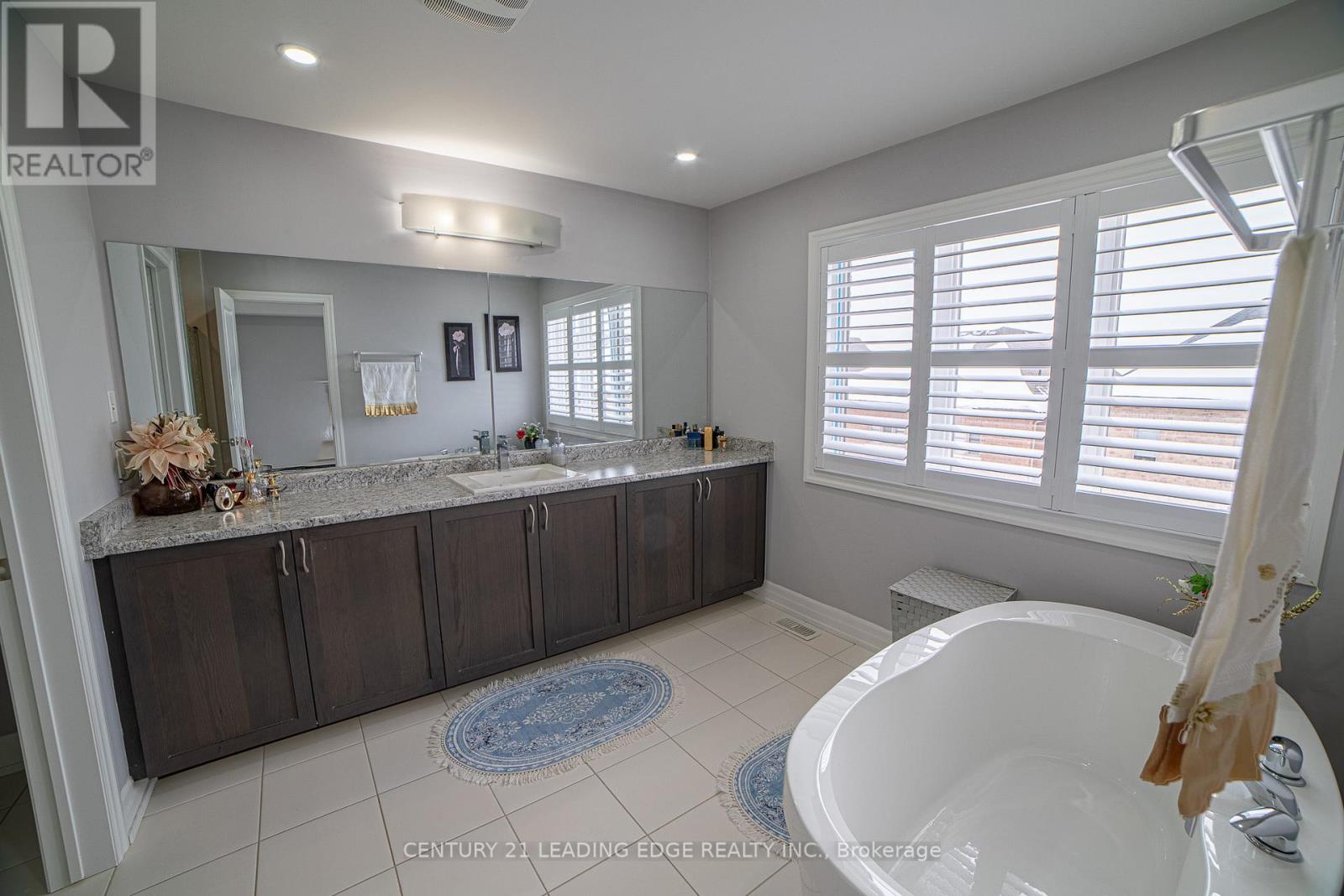 28 Prosperity Way, East Gwillimbury, Ontario  L9N 0V1 - Photo 21 - N12929160