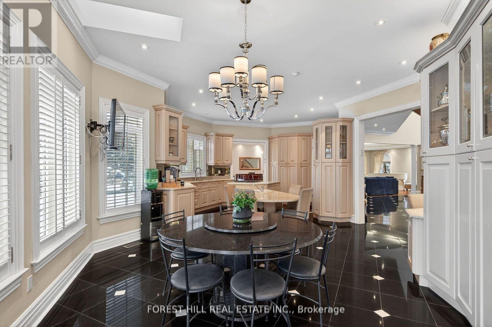 161 Renaissance Court, Vaughan, Ontario  L4J 7W4 - Photo 11 - N12929192