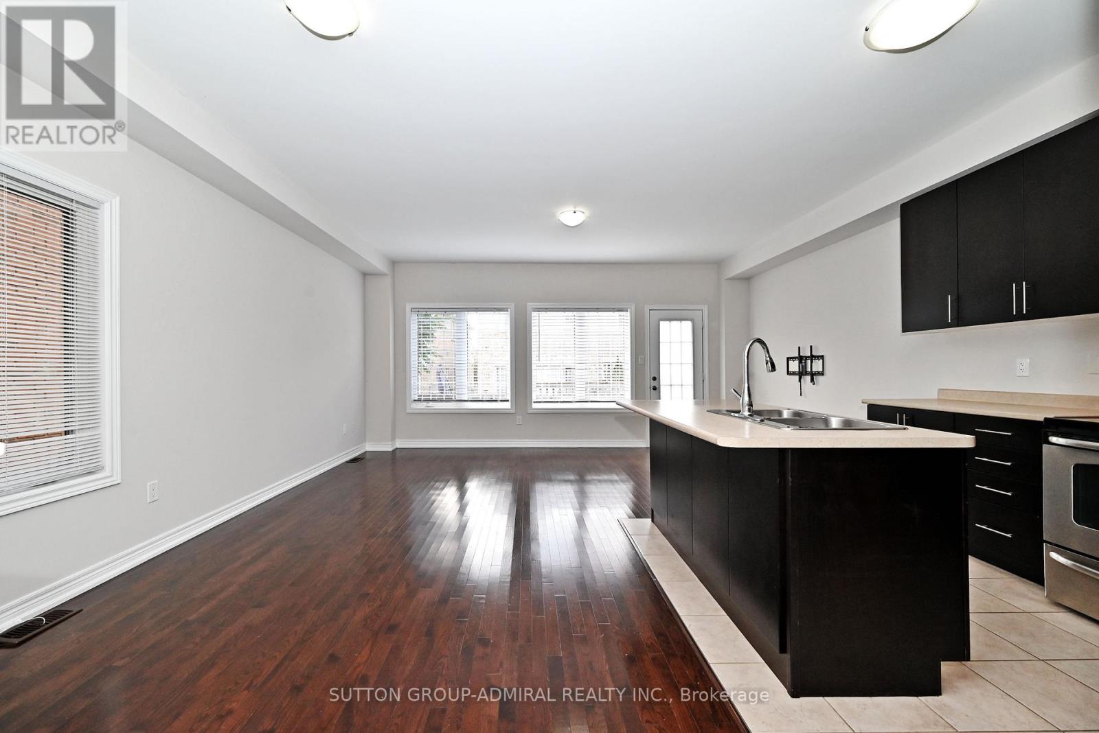 110 Southdown Avenue, Vaughan, Ontario L6A 4N3 - Photo 6 - N12929200