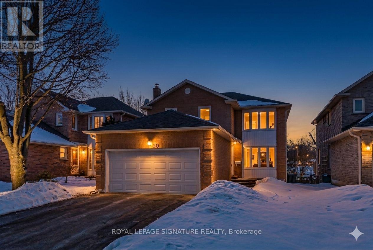 50 Eleanor Circle, Richmond Hill, Ontario  L4C 6K7 - Photo 44 - N12927768