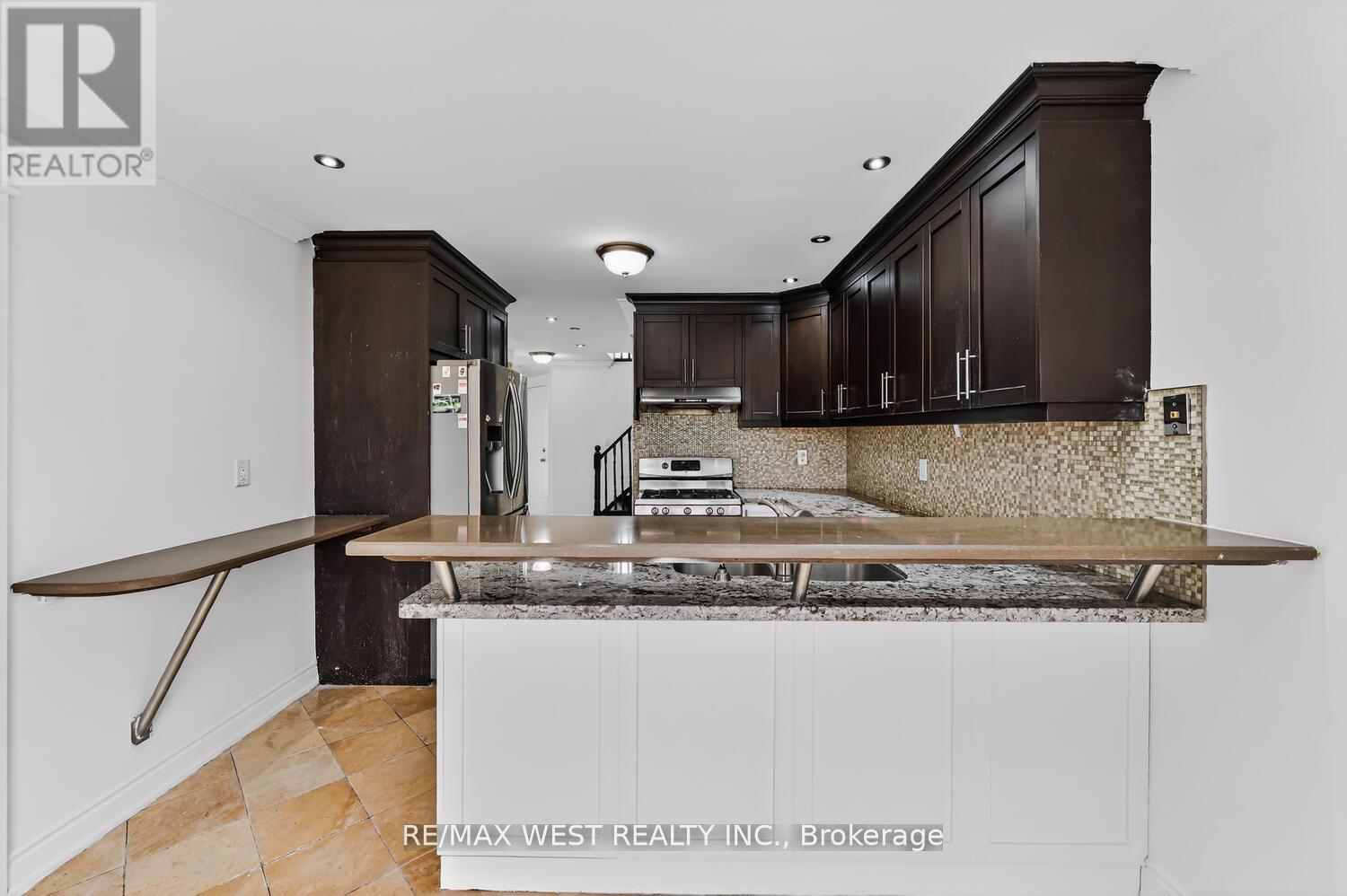 75 Forestgrove Circle, Brampton, Ontario L6Z 4T3 - Photo 13 - W12736930