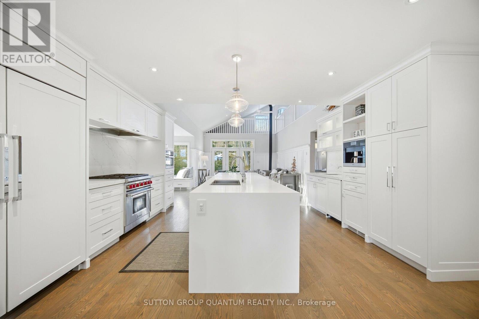 133 Mineola Road E, Mississauga, Ontario  L5G 2E7 - Photo 6 - W12914788