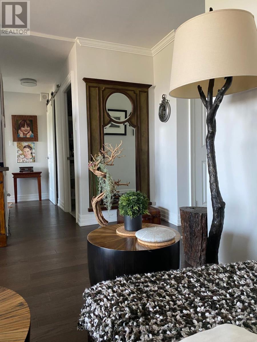 1607 - 1359 White Oaks Boulevard, Oakville, Ontario  L6H 2R8 - Photo 8 - W12866998