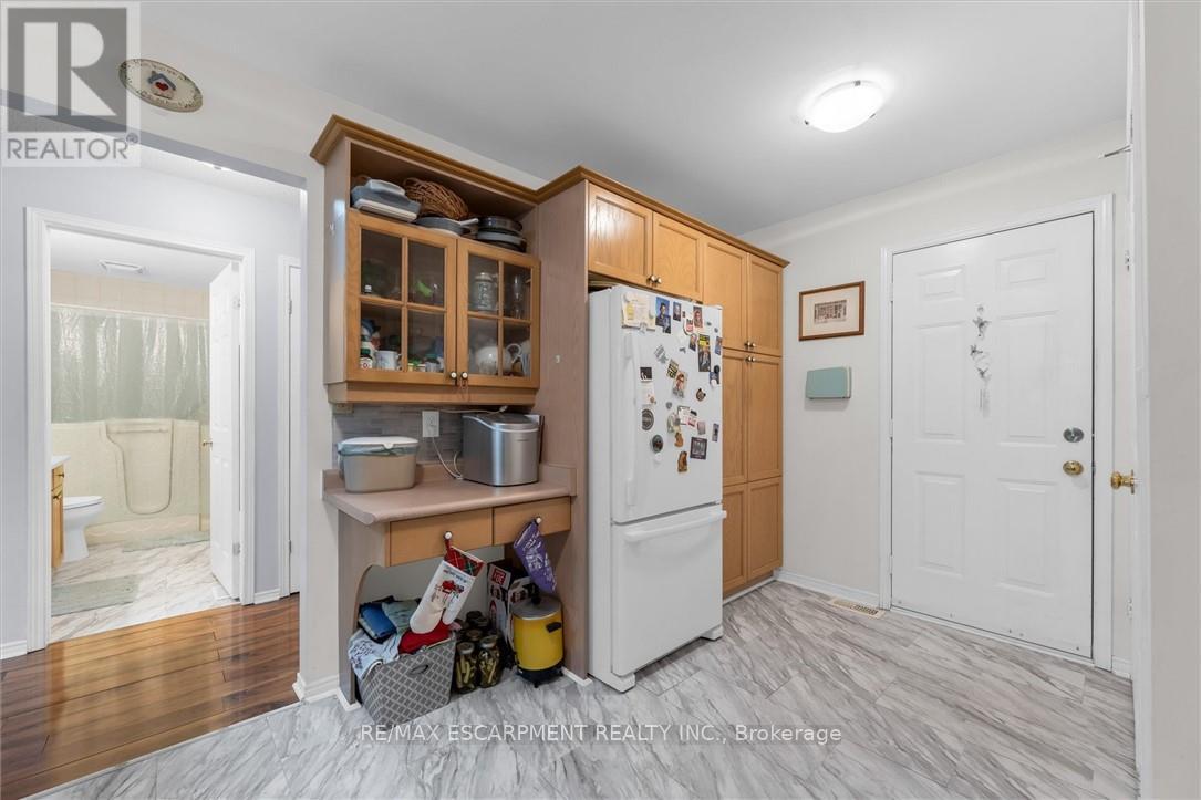 4112 Boysenberry Court, Lincoln (Lincoln-Jordan/vineland), Ontario  L0R 2C0 - Photo 11 - X12478799