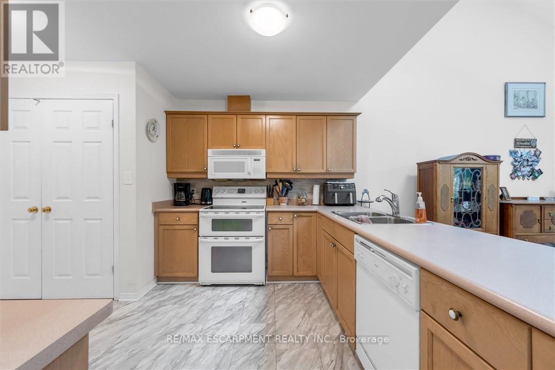 4112 Boysenberry Court, Lincoln (Lincoln-Jordan/vineland), Ontario  L0R 2C0 - Photo 10 - X12478799