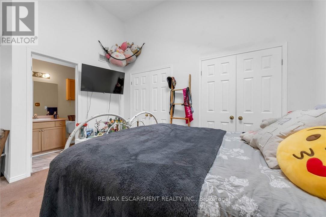 4112 Boysenberry Court, Lincoln (Lincoln-Jordan/vineland), Ontario  L0R 2C0 - Photo 21 - X12478799