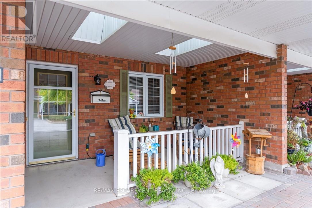 4112 Boysenberry Court, Lincoln (Lincoln-Jordan/vineland), Ontario  L0R 2C0 - Photo 4 - X12478799