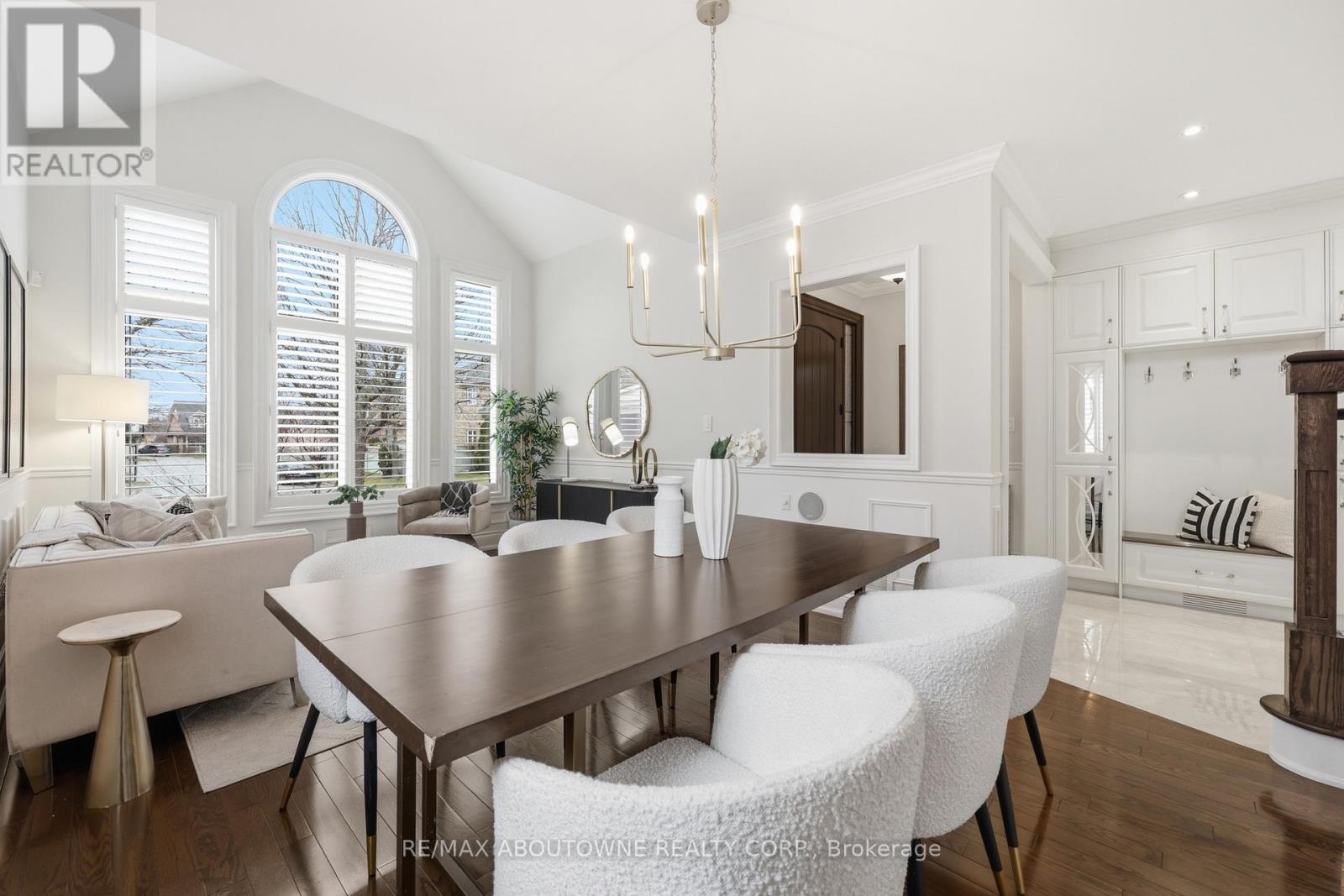 2225 Glazebrook Circle, Oakville (Wm Westmount), Ontario  L6M 5B5 - Photo 11 - W12929118