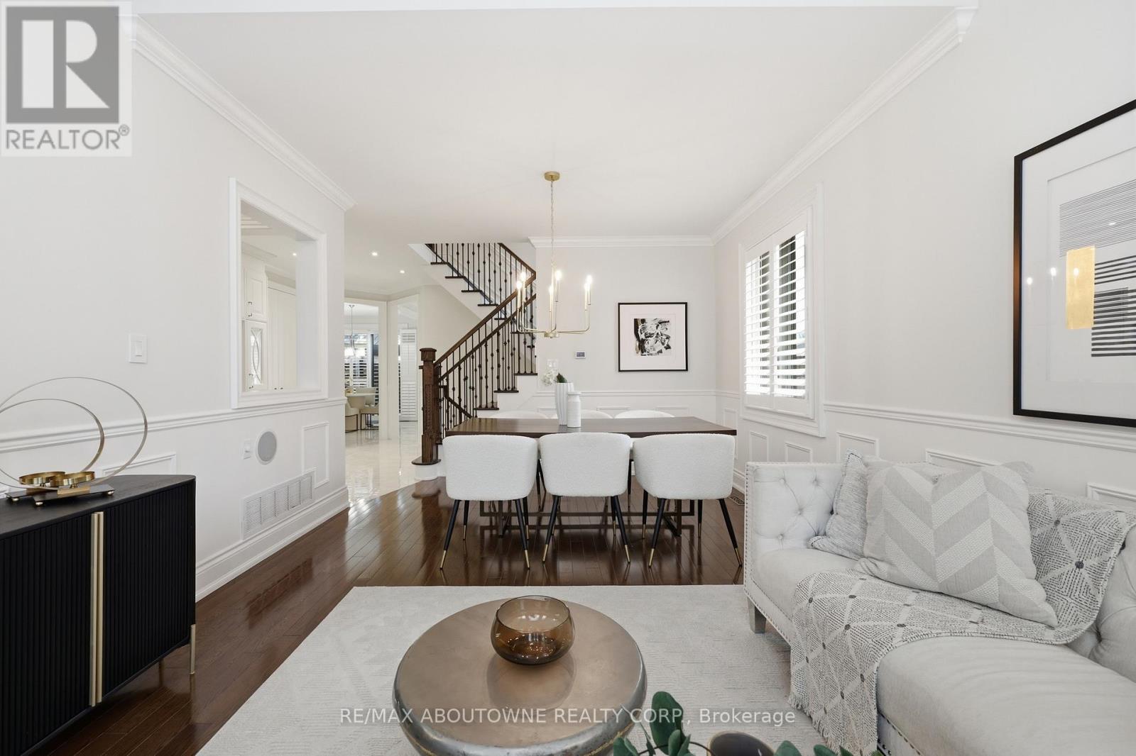 2225 Glazebrook Circle, Oakville (Wm Westmount), Ontario  L6M 5B5 - Photo 12 - W12929118