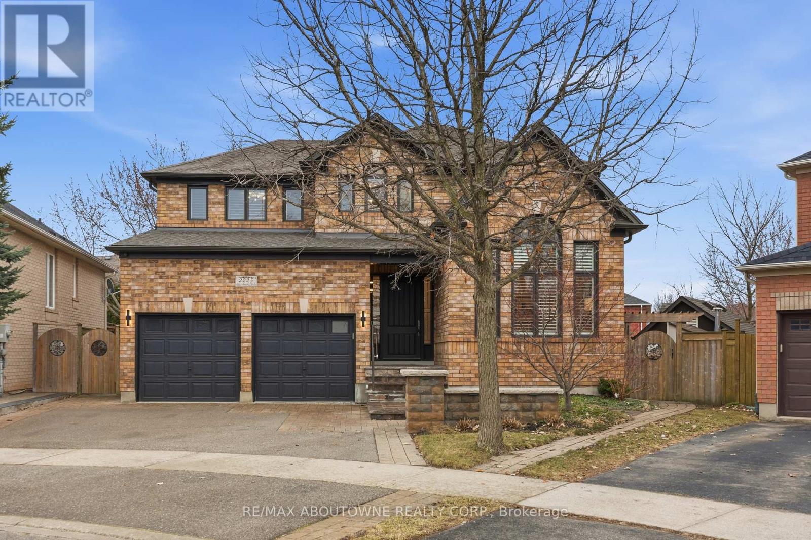 2225 Glazebrook Circle, Oakville (Wm Westmount), Ontario  L6M 5B5 - Photo 2 - W12929118