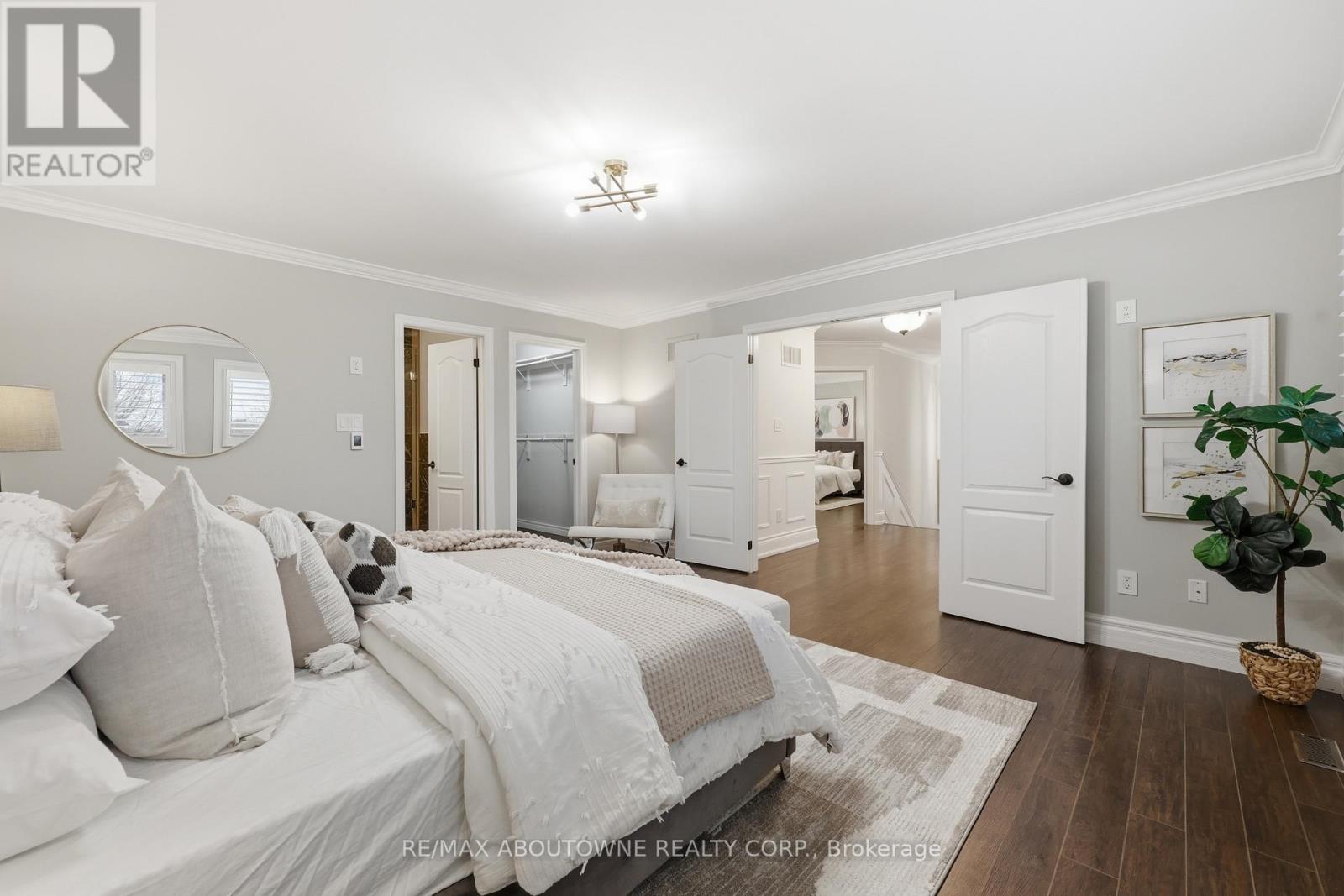 2225 Glazebrook Circle, Oakville (Wm Westmount), Ontario  L6M 5B5 - Photo 25 - W12929118