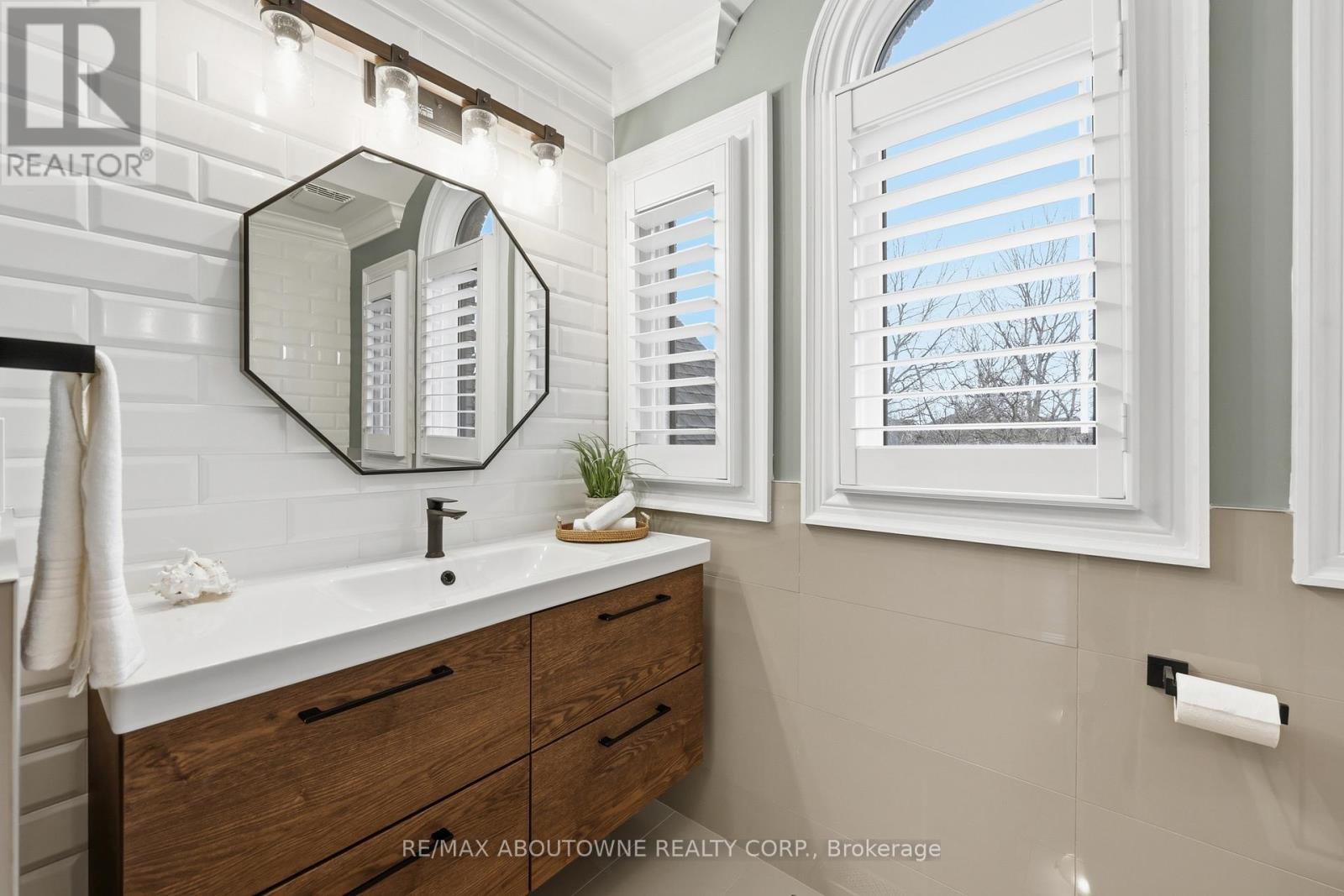 2225 Glazebrook Circle, Oakville (Wm Westmount), Ontario  L6M 5B5 - Photo 31 - W12929118