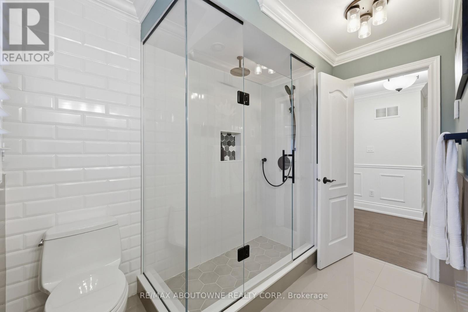 2225 Glazebrook Circle, Oakville (Wm Westmount), Ontario  L6M 5B5 - Photo 32 - W12929118