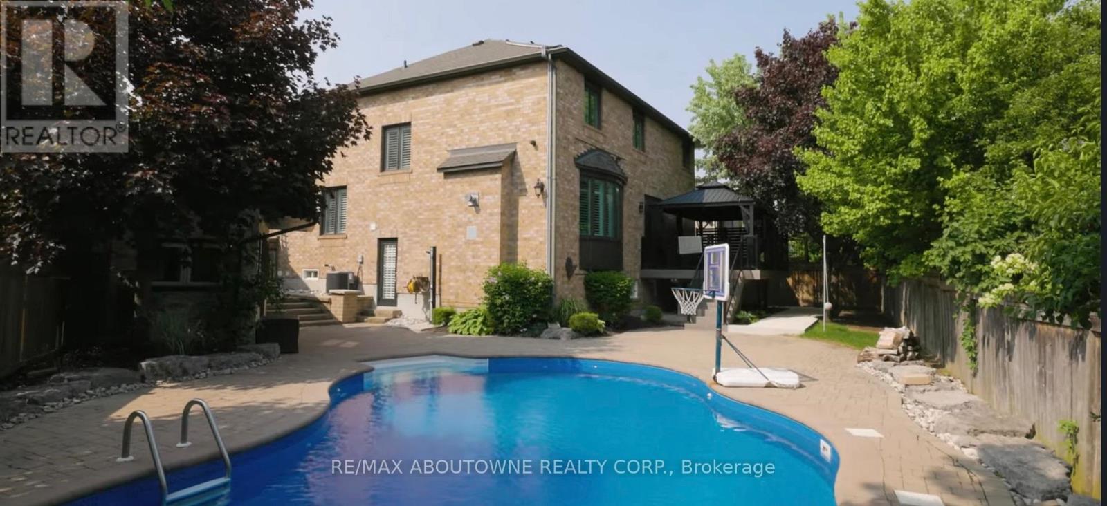 2225 Glazebrook Circle, Oakville (Wm Westmount), Ontario  L6M 5B5 - Photo 41 - W12929118