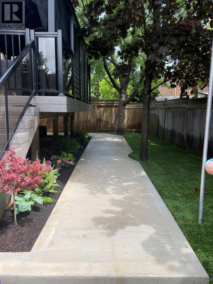 2225 Glazebrook Circle, Oakville (Wm Westmount), Ontario  L6M 5B5 - Photo 44 - W12929118