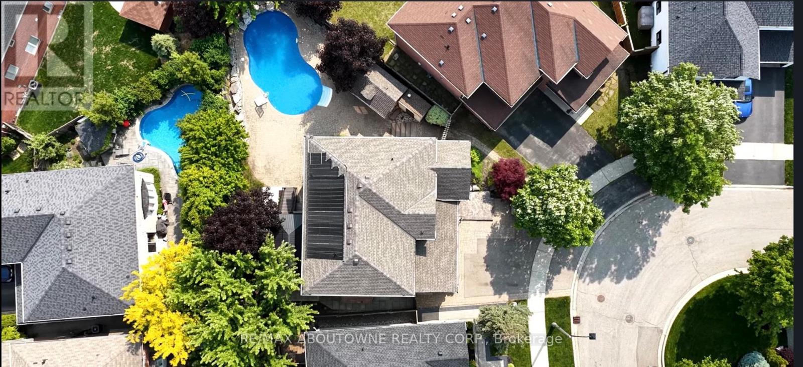 2225 Glazebrook Circle, Oakville (Wm Westmount), Ontario  L6M 5B5 - Photo 5 - W12929118