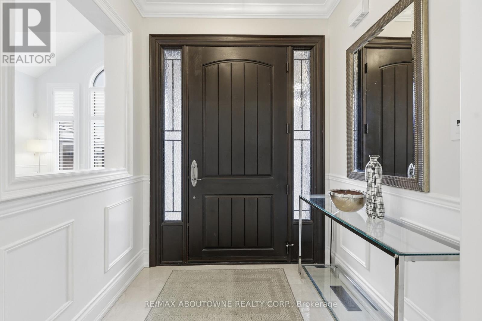 2225 Glazebrook Circle, Oakville (Wm Westmount), Ontario  L6M 5B5 - Photo 7 - W12929118