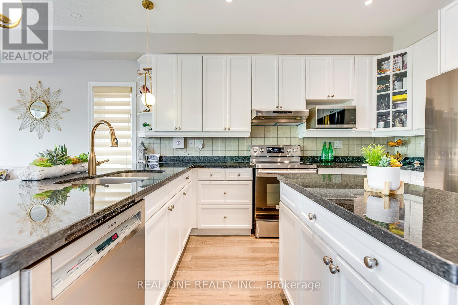 2379 Wasaga Drive, Oakville (Jc Joshua Creek), Ontario  L6H 0B7 - Photo 19 - W12929132