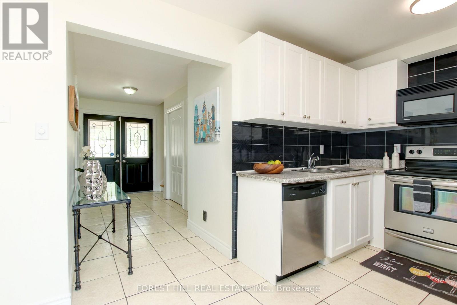 5 Pennywood Road, Brampton (Madoc), Ontario  L6V 2J6 - Photo 11 - W12929142