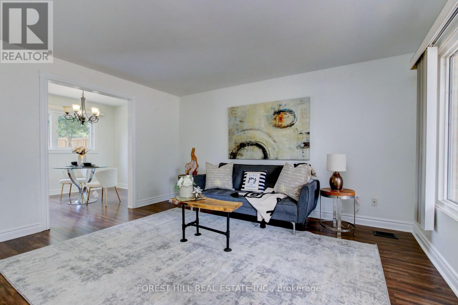 5 Pennywood Road, Brampton (Madoc), Ontario  L6V 2J6 - Photo 4 - W12929142