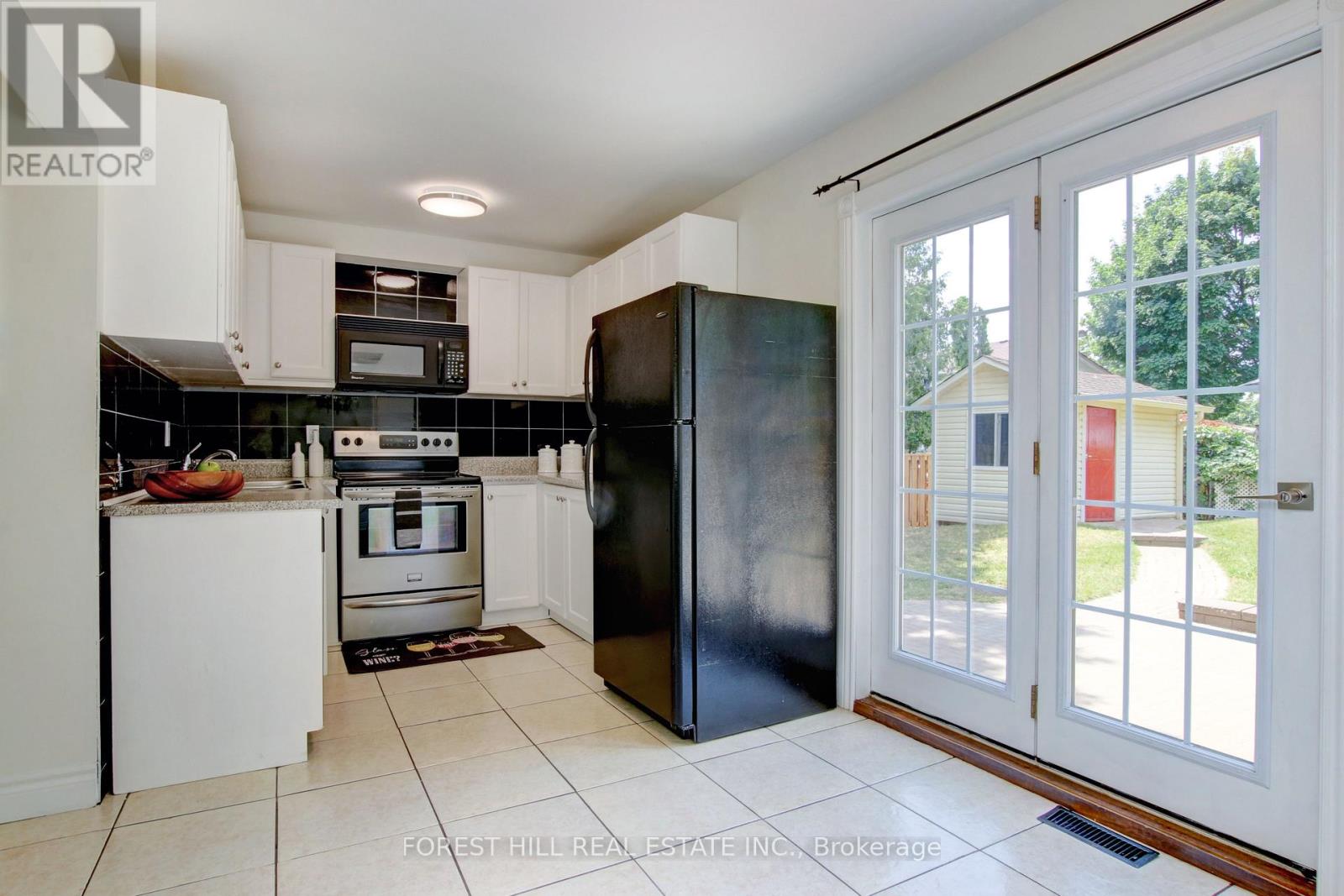 5 Pennywood Road, Brampton (Madoc), Ontario  L6V 2J6 - Photo 7 - W12929142