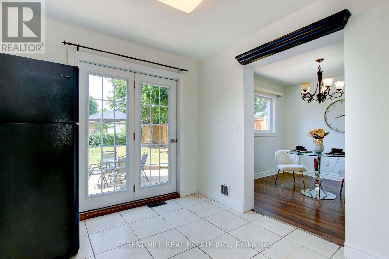 5 Pennywood Road, Brampton (Madoc), Ontario  L6V 2J6 - Photo 9 - W12929142