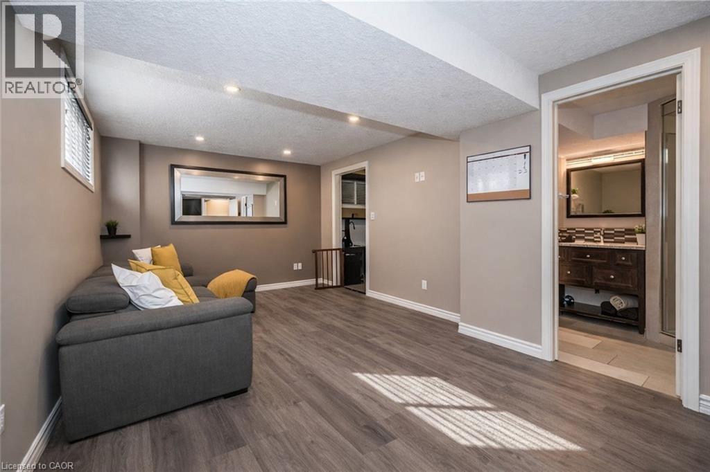 25 Machado Street, Kitchener, Ontario  N2R 0C1 - Photo 28 - 40815011