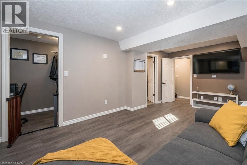 25 Machado Street, Kitchener, Ontario  N2R 0C1 - Photo 29 - 40815011