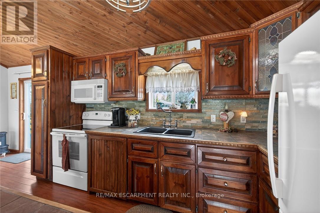 277 Blue Water Parkway, Haldimand, Ontario  N0A 1P0 - Photo 18 - X12929092