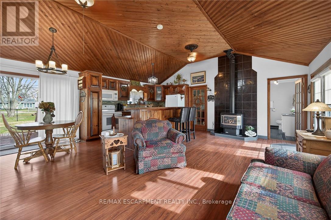 277 Blue Water Parkway, Haldimand, Ontario  N0A 1P0 - Photo 5 - X12929092