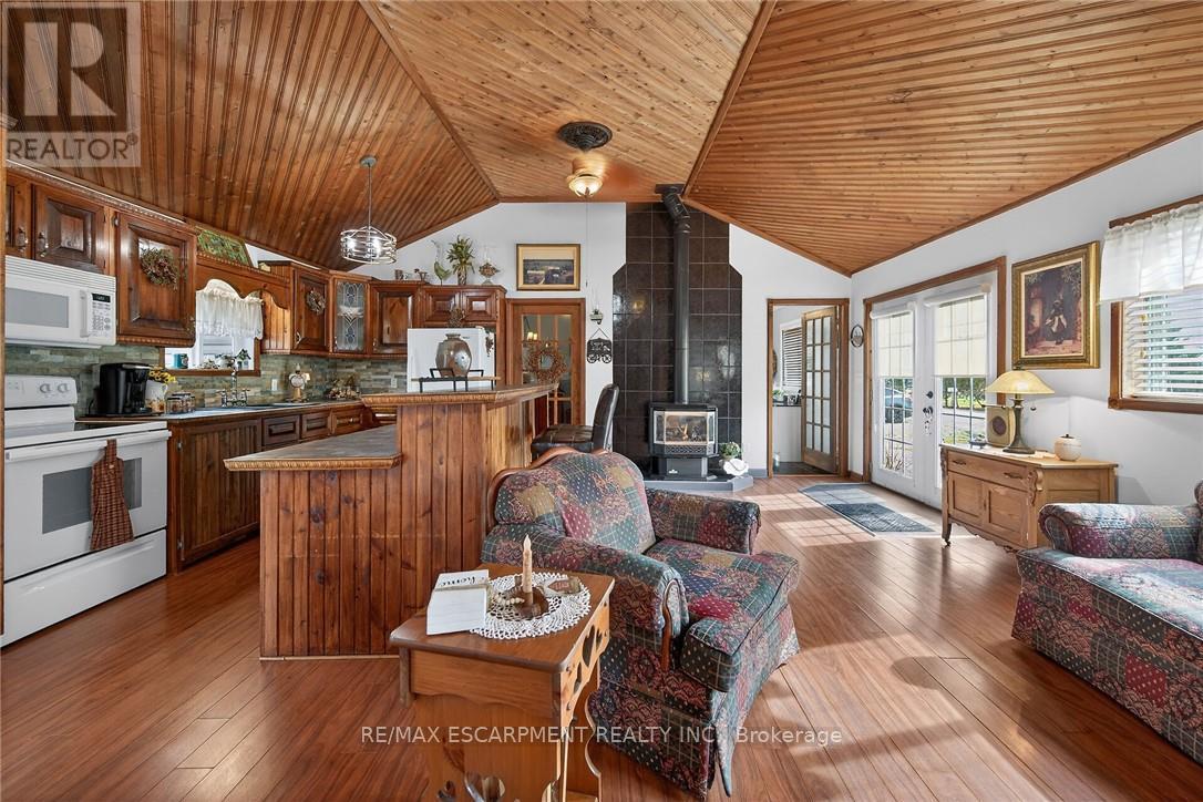 277 Blue Water Parkway, Haldimand, Ontario  N0A 1P0 - Photo 6 - X12929092