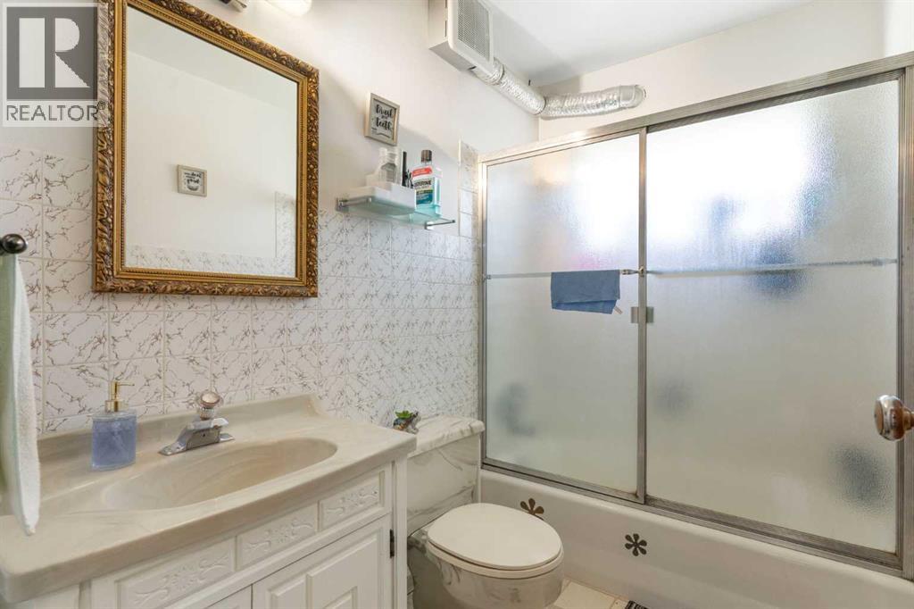 125 Rainbow Avenue, Banff, Alberta  T1L 1A1 - Photo 33 - A2249719