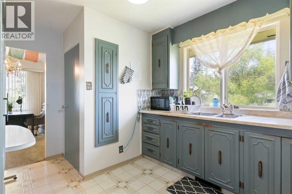 125 Rainbow Avenue, Banff, Alberta  T1L 1A1 - Photo 31 - A2249719