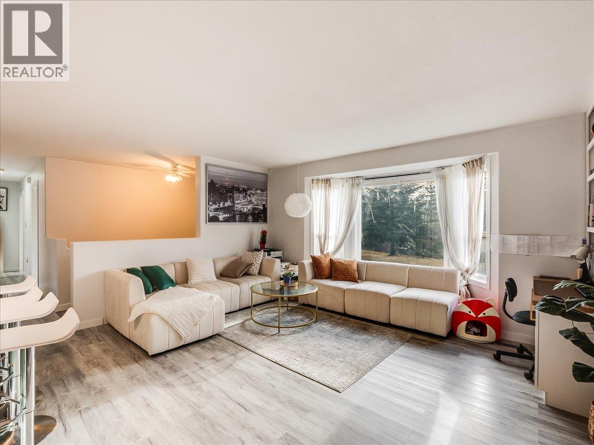 1359 Grosvenor Place, Castlegar, British Columbia  V1N 3X8 - Photo 9 - 10370880