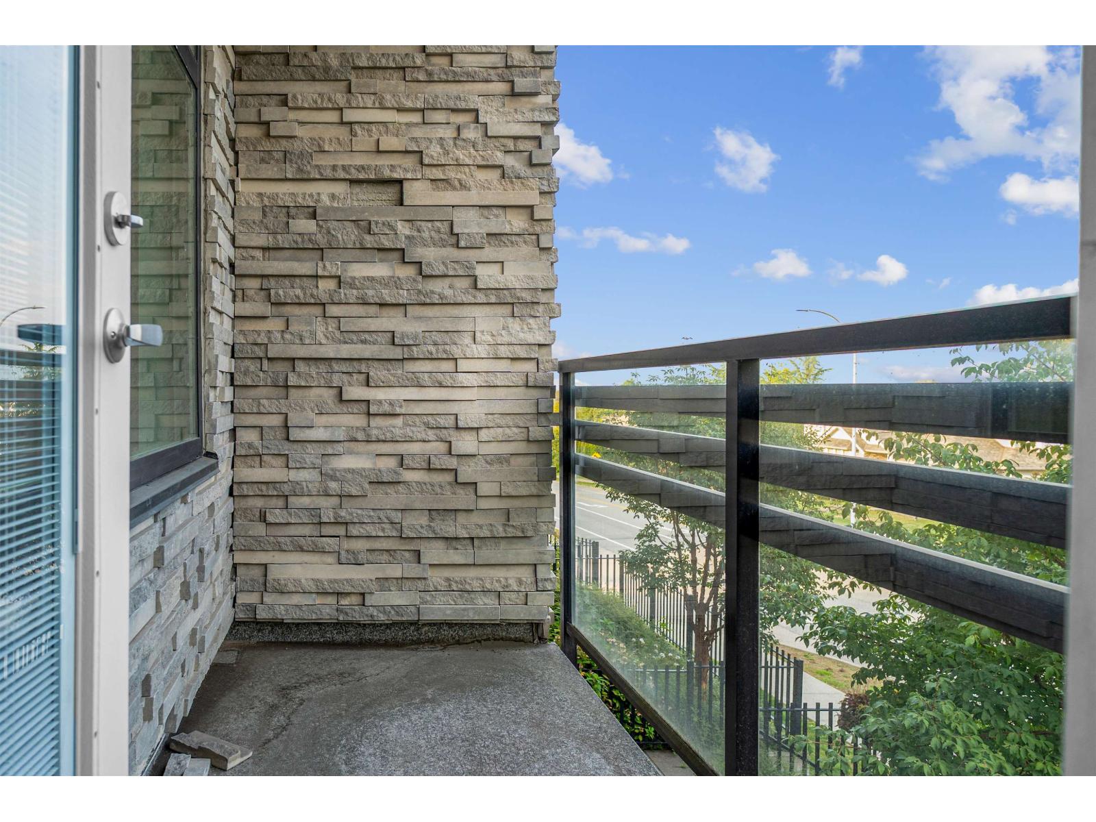 204 9983 E Barnston Drive, Surrey, British Columbia  V4N 6T3 - Photo 15 - R3101476