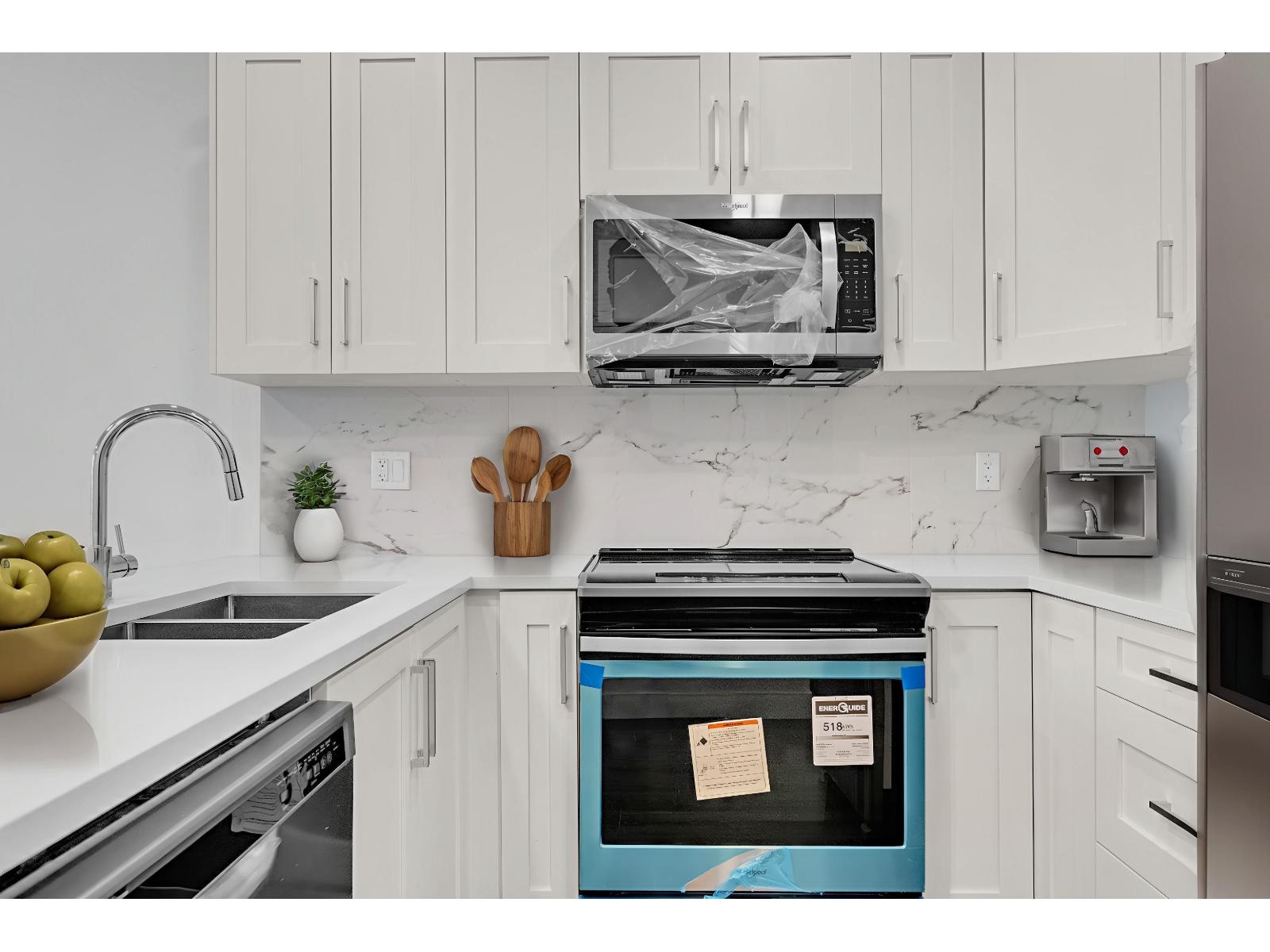 103 9983 E Barnston Drive, Surrey, British Columbia  V4N 6T3 - Photo 6 - R3101479