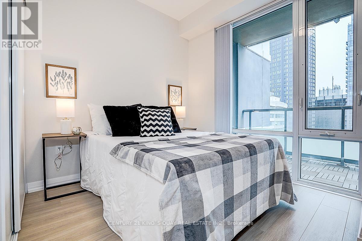 1810 - 25 Holly Street, Toronto, Ontario  M4S 0E3 - Photo 47 - C12924694