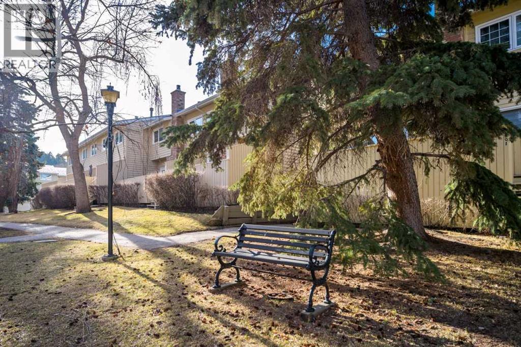 77 Point Drive Nw, Calgary, Alberta  T3B 4V9 - Photo 48 - A2293043