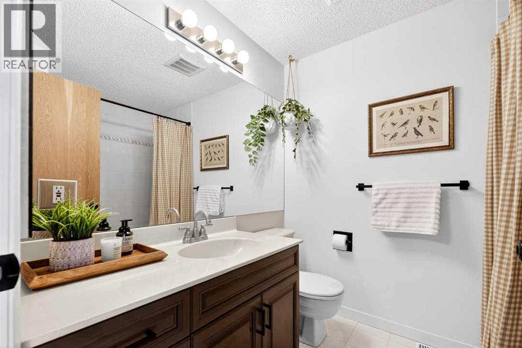 77 Point Drive Nw, Calgary, Alberta  T3B 4V9 - Photo 32 - A2293043