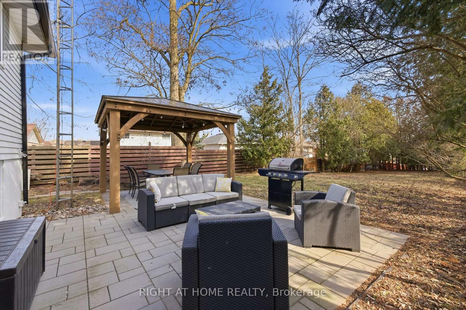 345 Highgate Avenue, Oshawa, Ontario  L1G 7G1 - Photo 2 - E12920386