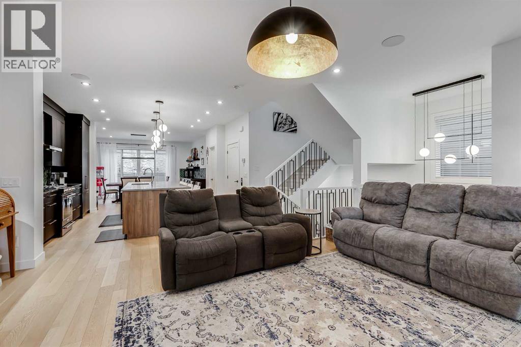 44 Timberline Way Sw, Calgary, Alberta  T3H 0W3 - Photo 5 - A2296164