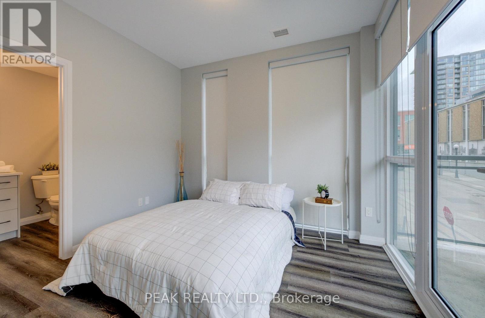 201 - 60 Charles E, Kitchener, Ontario  N2G 0C9 - Photo 8 - X12896596