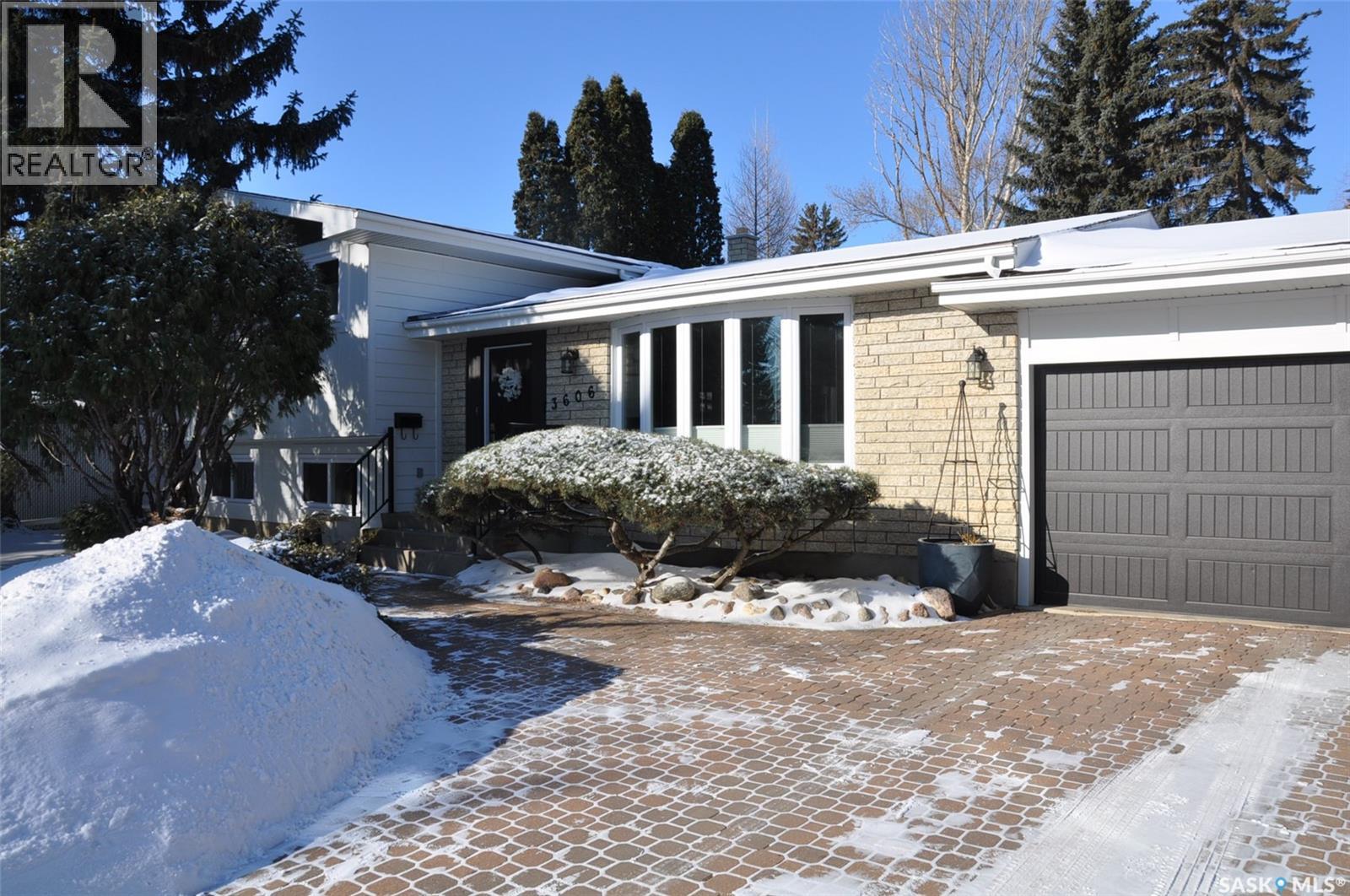 3606 Balfour Court, Saskatoon, Saskatchewan  S7H 4B2 - Photo 2 - SK031411