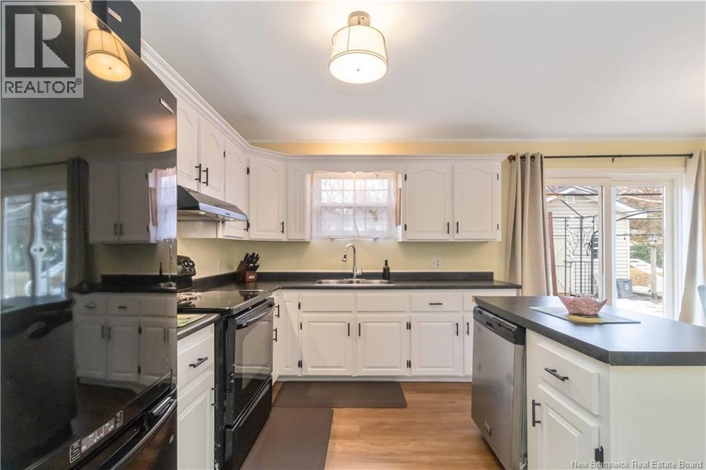 29 Chatham Avenue, Oromocto, New Brunswick  E2V 4N7 - Photo 14 - NB135849