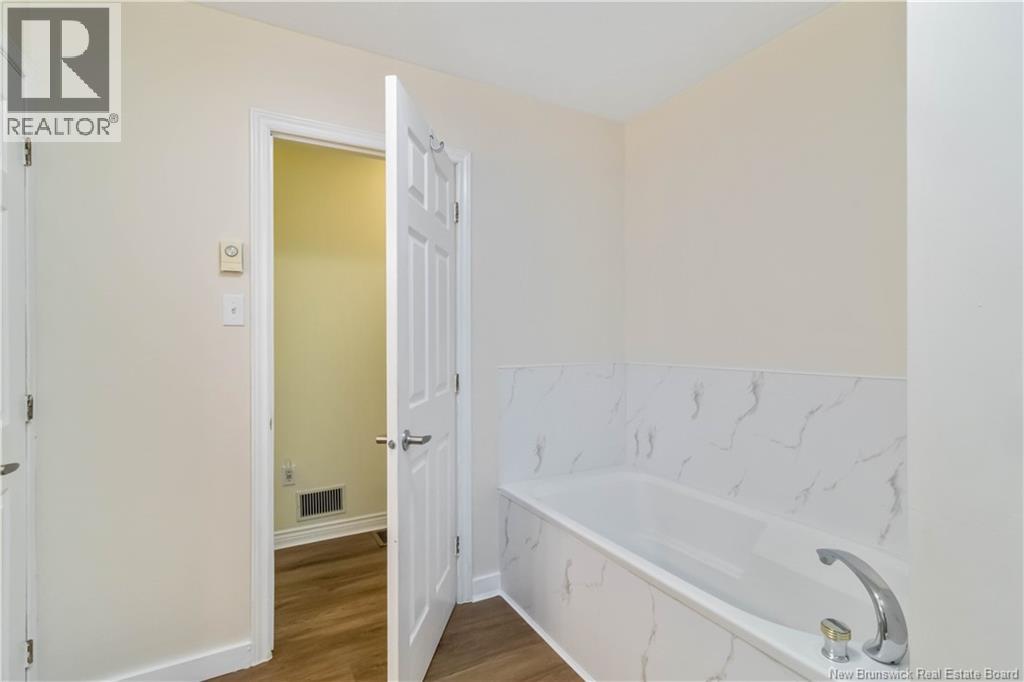 29 Chatham Avenue, Oromocto, New Brunswick  E2V 4N7 - Photo 16 - NB135849