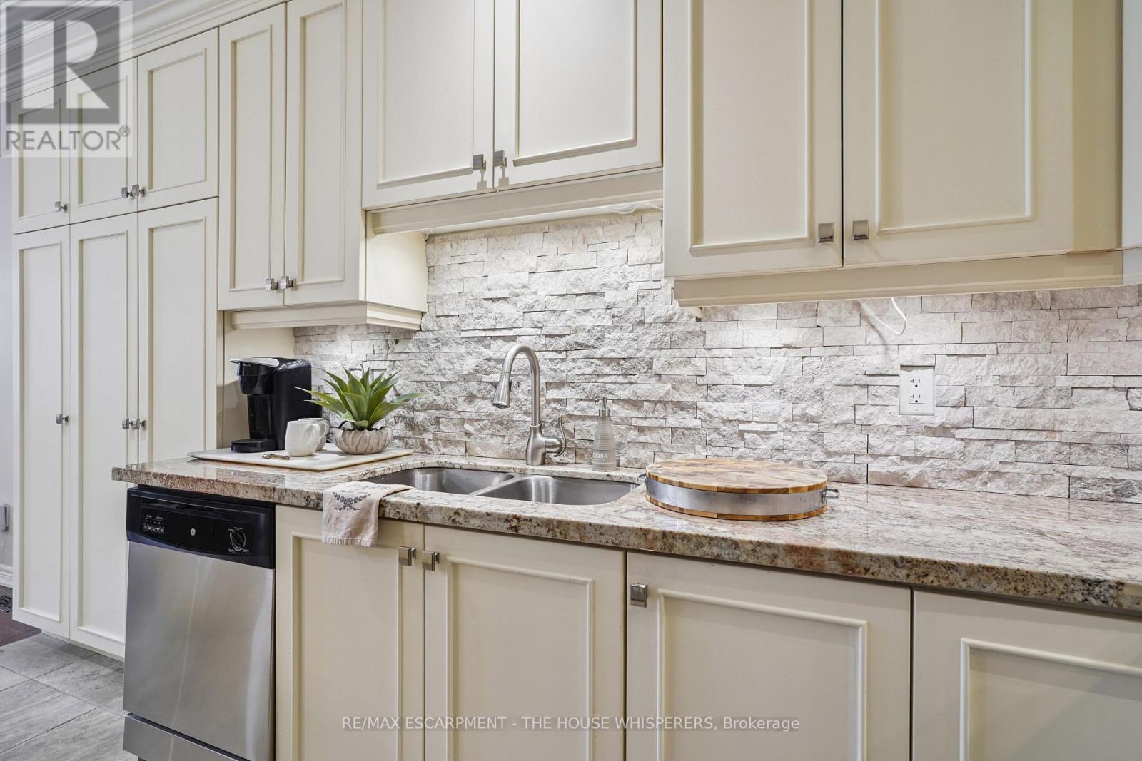 29 - 181 Plains Road W, Burlington, Ontario  L7T 0B1 - Photo 21 - W12899486