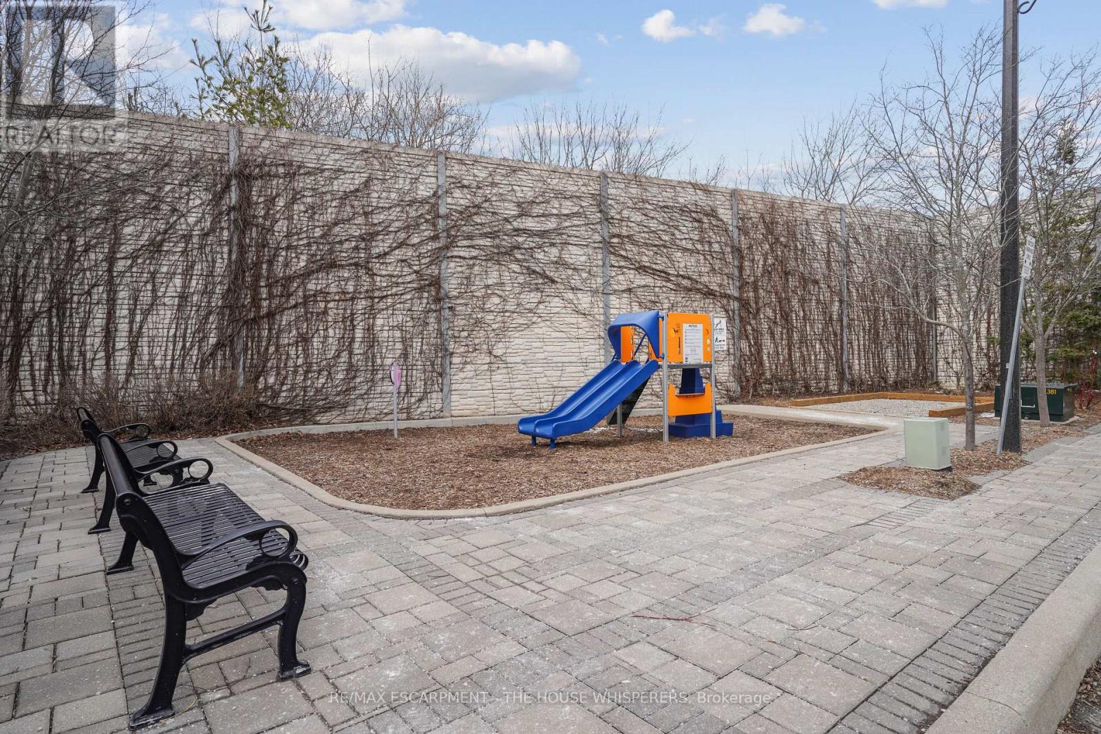 29 - 181 Plains Road W, Burlington, Ontario  L7T 0B1 - Photo 38 - W12899486